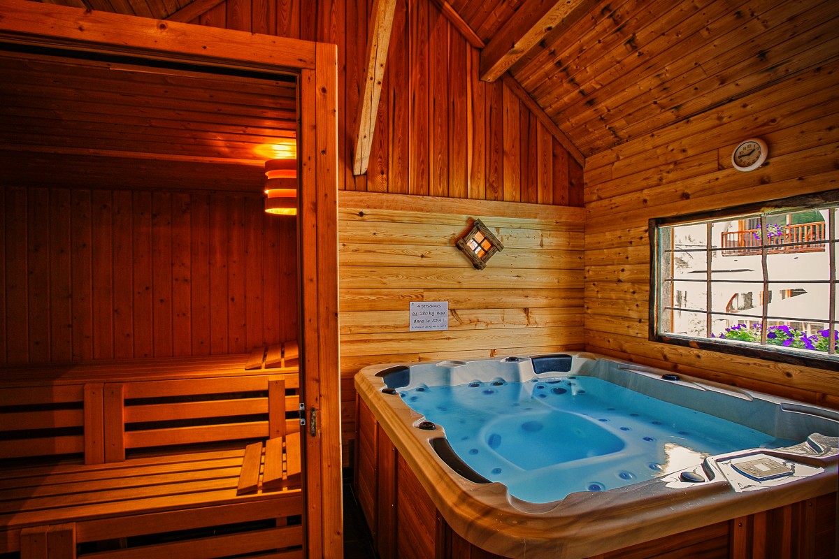Hotel Arvieux La Ferme de l'Izoard - 3* Spa Logis ...