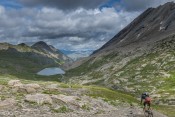 Descente en VTTdepuis le Col Vieux vers le lac Foréant