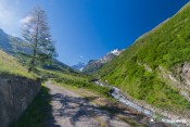 le guil depuis route grand belvedere devant mont viso