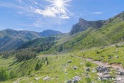 premiers rayons sur sentier vallon bergerie adoux