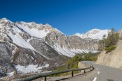Premiers lacets du col Izoard côté Brunissard