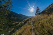 soleil droit devant sur sentier rouchas frach