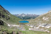 Vue du lac Egorgeou depuis le sentier vers le lac de Foréant