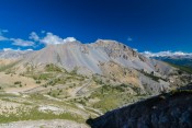 vue sur col izoard et casse deserte depuis sentier clot la cime
