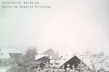 Une petite chute de neige pour fêter le 1er mai !