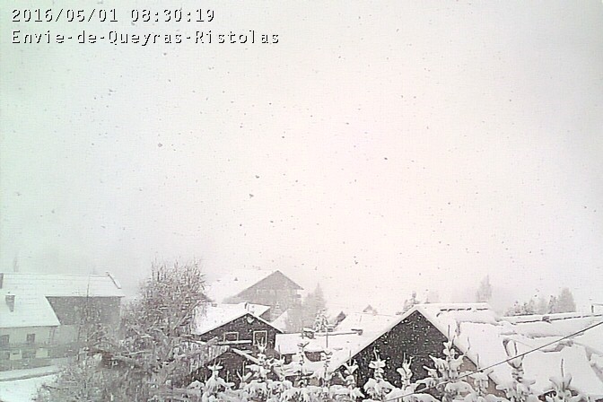 Une petite chute de neige pour fêter le 1er mai !
