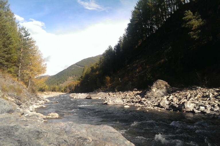 Rocher au bord du guil